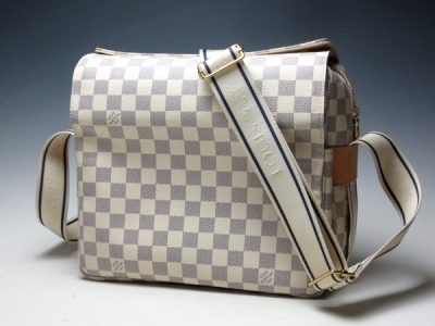 �i���B�O���I