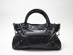 バレンシアガ ザ・ファーストの買取