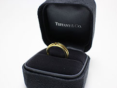 ティファニー指輪 Tツーナローリング買取