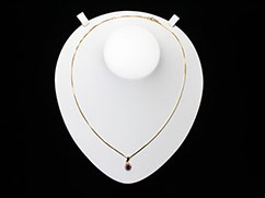 ���r�[�̃l�b�N���X�̔���