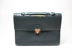 ルイ・ヴィトン タイガ セルヴィエットクラドの買取