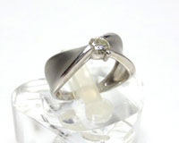 プラチナ９００指輪ダイヤ０.３２カラット付買取