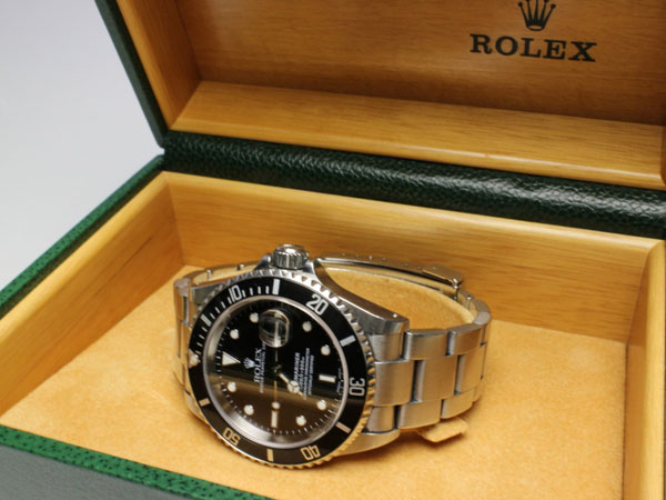 ロレックス サブマリーナ デイト SS/SS AT(バックル不良)の買取