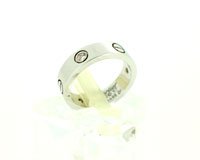 カルティエ&nbsp;ラブリング&nbsp;ハーフダイヤ入りの買取