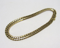 貴金属　１８金