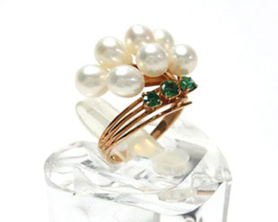 パールとエメラルド付き指輪の買取